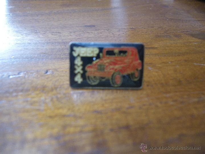 Pins de colecci&oacute;n: PIN DE JEEP 4X4 - Foto 1