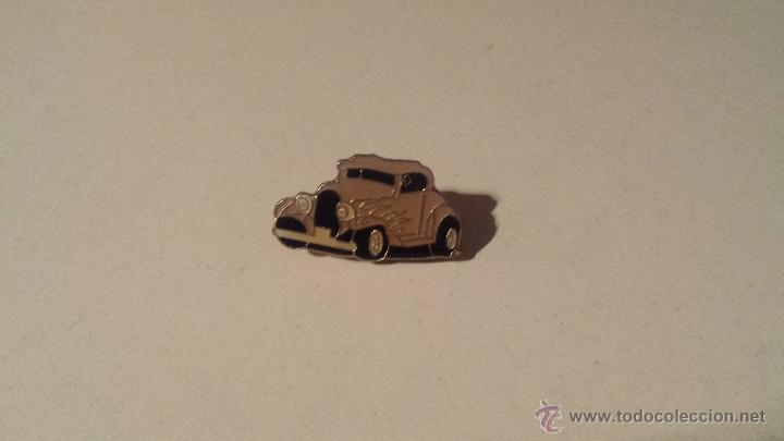 Pins de colecci&oacute;n: PIN DE UN COCHE CLASICO - Foto 1