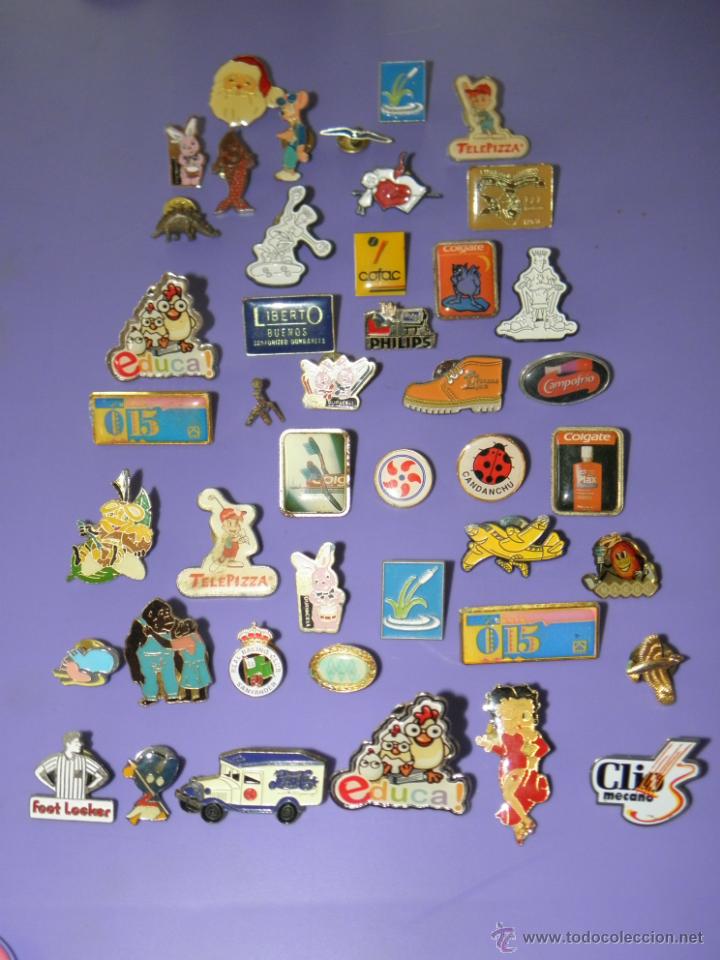 Pins de colecci&oacute;n: Lote de 44 pins variados, de los a&ntilde;os 90