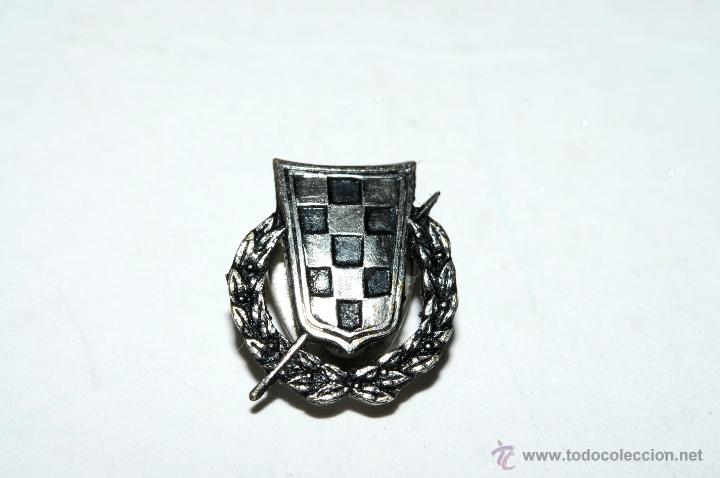Pins de colecci&oacute;n: PIN O INSIGNIA DE OJAL ESCUDO