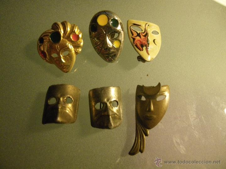 Pins de colecci&oacute;n: 6 pins de m&aacute;scaras con pua o imperdibles (1 repetido)