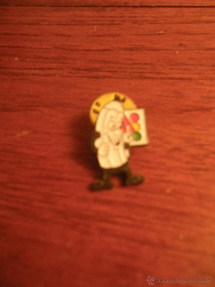 Pins de colecci&oacute;n: Pin l&aacute;piz con sem&aacute;foro &iquest;? - Foto 1