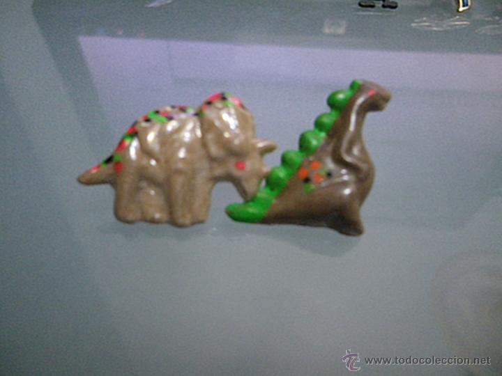 Pins de colecci&oacute;n: 2 pins dinosaurios pvc-duro
