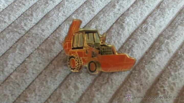 Pins de colecci&oacute;n: PIN EXCAVADORA CASE S80 - Foto 1