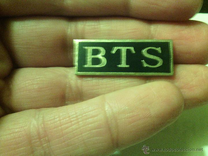 Pins de colecci&oacute;n: Alfiler BTS. - Foto 1