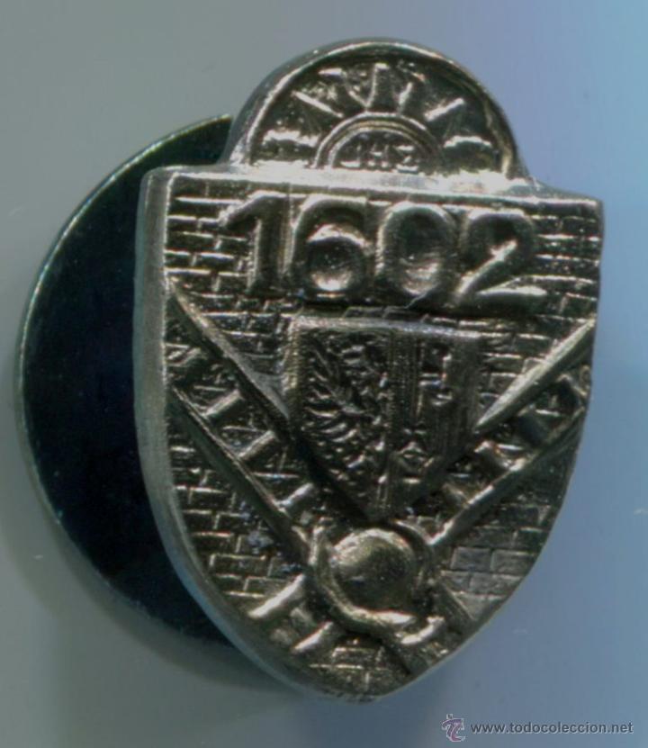 Pins de colecci&oacute;n: Pin de la ciudad de Ginebra. 12x17mm.