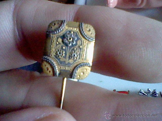 Collection pins: PIN INSIGNIA ALFILER FLOR CON ESQUINAS TIPO TRAJE TORERO VER FOTOS