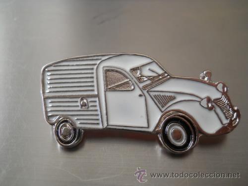 Pins de colecci&oacute;n: pin citroen 2 cv cargo blanco