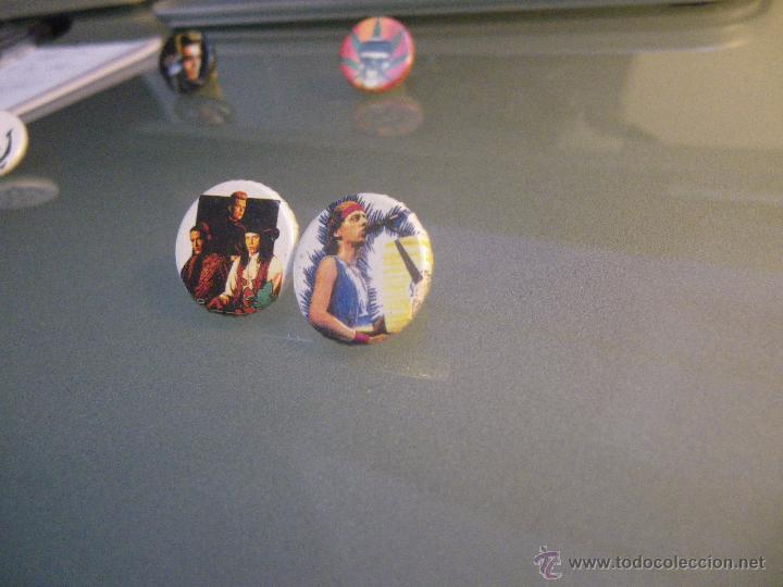 Pins de colecci&oacute;n: 2 pins chapa de banda de Rock - Foto 1