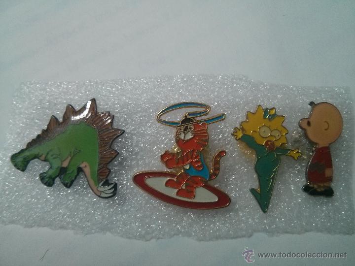 Pins de colecci&oacute;n: Lote 4 pins Variado de Dibujos animados- Simpsons, Charlie Brown, Isidoro, Dinosaurios -