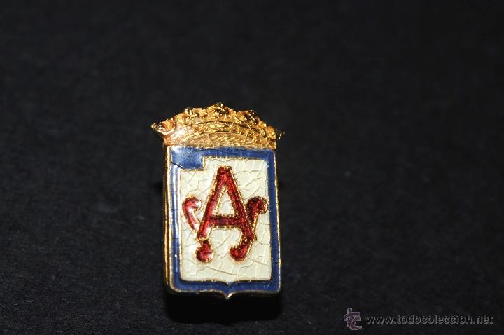 Collection pins: PIN INSIGNIA DE OJAL LETRA A COMPRA MINIMA PARA ENVIAR 5 EUROS