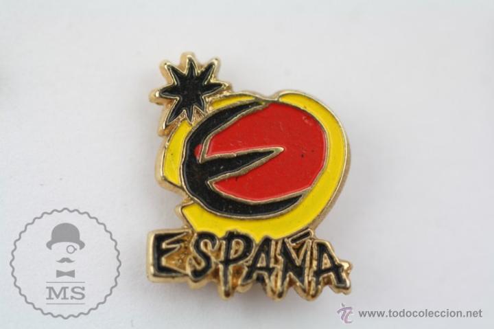 Pins de colecci&oacute;n: Pin con Emblema de Espa&ntilde;a - Dise&ntilde;o Joan Mir&oacute; - Medidas 16 x 13 Mm - #PLS