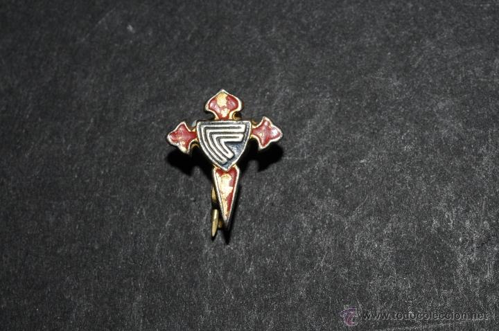 Pins de colecci&oacute;n: PIN INSIGNIA REAL CELTA DE VIGO DE AGUJA IMPERDIBLE