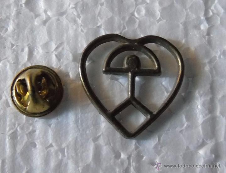 Collection pins: PIN DE TURISMO BANDERAS HER&Aacute;LDICA. &Iacute;NDALO ALMER&Iacute;A CORAZ&Oacute;N