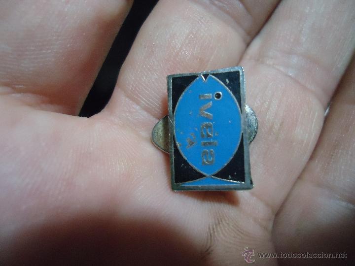 Pins de colecci&oacute;n: RARO PIN PARA SOLAPA IVELA - Foto 1