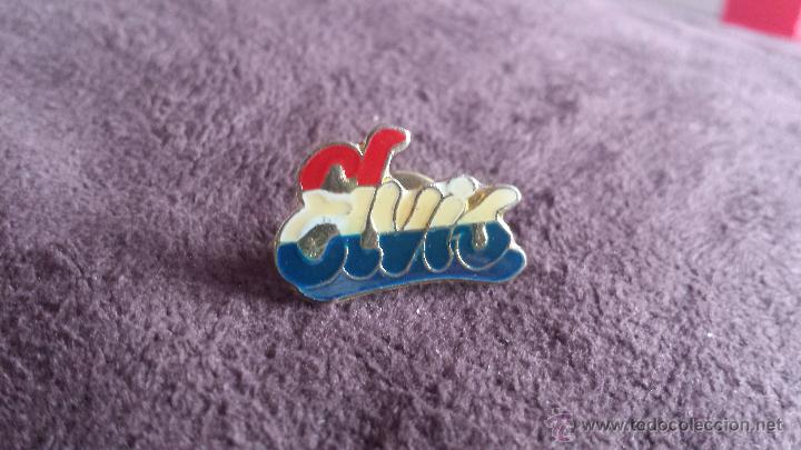 Pins de colecci&oacute;n: PIN CANTABTE DE M&Uacute;SICA ROCK ELVIS