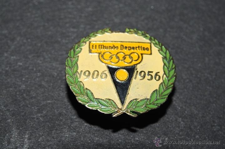 Pins de colecci&oacute;n: PIN INSIGNIA DE OJAL EL MUNDO DEPORTIVO 1906-1956