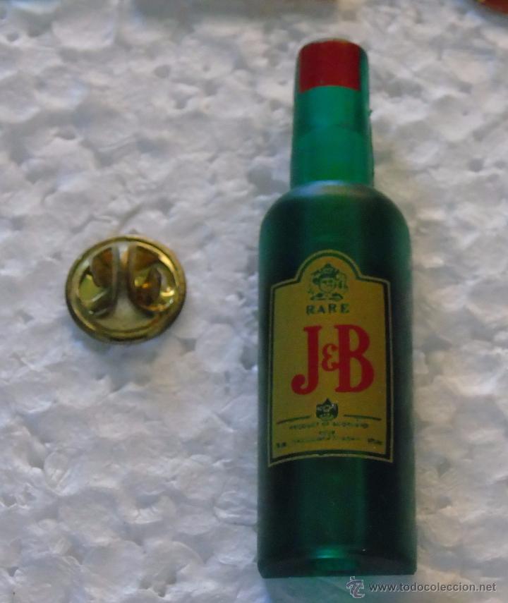 Pins e Spille di collezione: PIN DE BEBIDAS. GRAN BOTELLA EN RELIEVE DE WHISKY JB