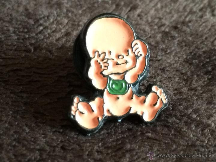 Pins de colecci&oacute;n: PIN DE BEBE CON BABERO - Foto 1