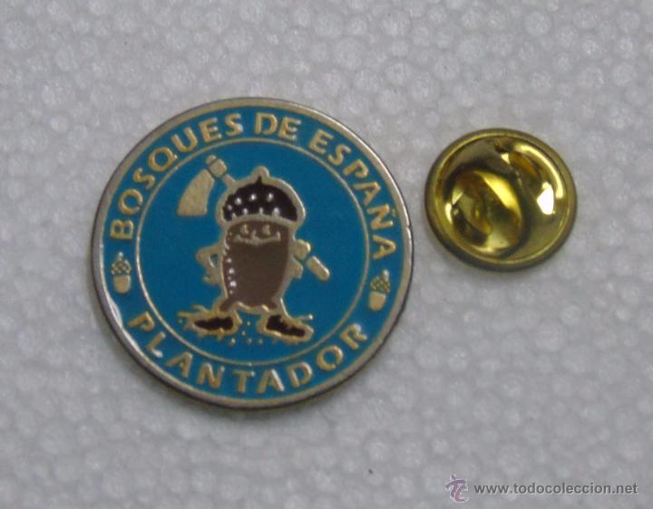 Pin's de collection: PIN DE NATURALEZA, ECOLOG&Iacute;A.  PLANTADOR DE BOSQUES DE ESPA&Ntilde;A.