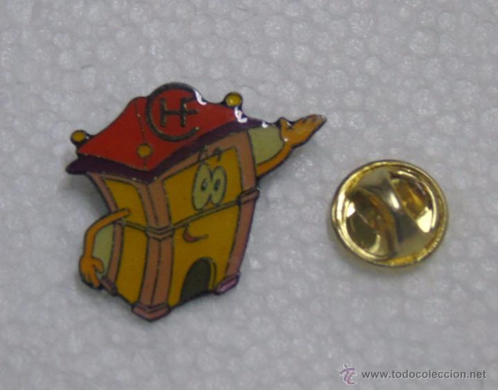 Pins e Spille di collezione: PIN DE TRENES FERROCARRILES. COLEGIO HU&Eacute;RFANOS FERROVIARIOS CHF MADRID