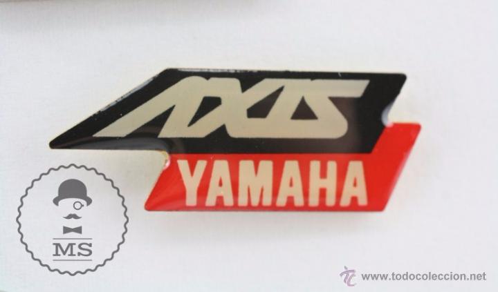Pins de colecci&oacute;n: Pin Publicitario / Publicidad - Logotipo Axis Yamaha - Motos - Medidas 30 x 10 Mm