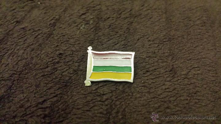 Pins de colecci&oacute;n: PIN BANDERA COMUNIDAD AUT&Oacute;NOMA DE ESPA&Ntilde;A LA RIOJA (INSIGNIA ESMALTADA DE IMPERDIBLE )