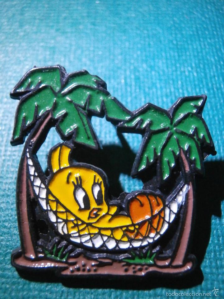PIN Personaje Disney - Piolin en hamaca entre palmeras - Años 90