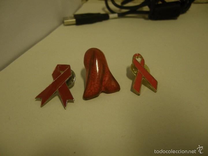 Collection pins: 3 pins lazo rojo contra el sida