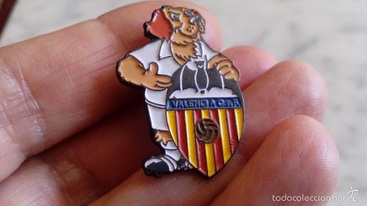 Pins de colecci&oacute;n: pins de boton escudo valencia c de f