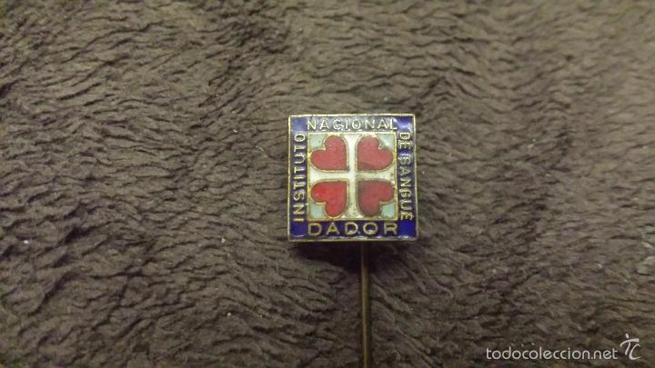 Pins de cole&ccedil;&atilde;o: PIN ESCUDO EMBLEMA DE DONANTE INSTITUTO NACIONAL DE SANGRE PORTUGAL  (INSIGNIA DE AGUJA)