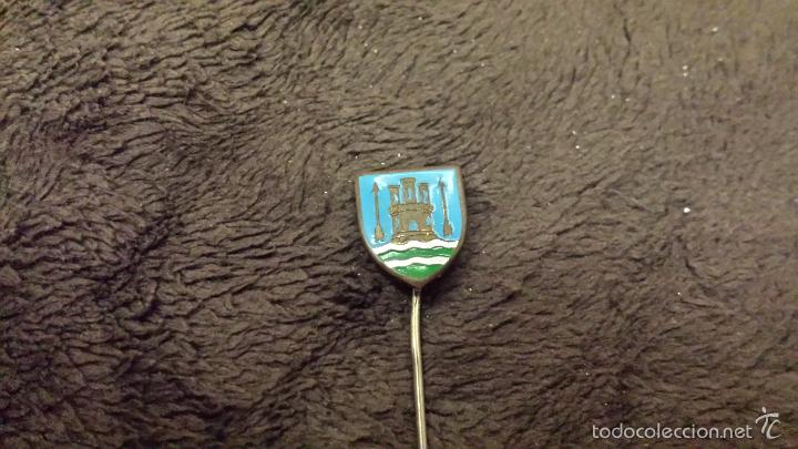 Pins de cole&ccedil;&atilde;o: PIN ANTIGUO ESCUDO HER&Aacute;LDICO EMBLEMA MILITAR(insignia de aguja )