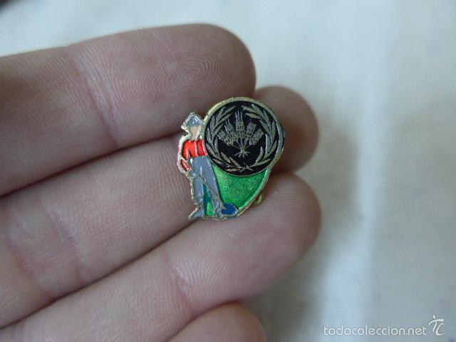 Pins de colecci&oacute;n: Antigua insignia a identificar - Foto 1