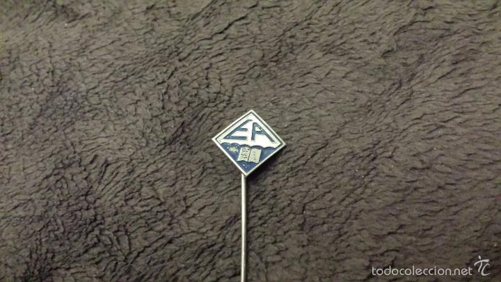 Pins de cole&ccedil;&atilde;o: PIN ESCUDO CON EMBLEMA ASOCIACION ACAD&Eacute;MICA ESPINHO PORTUGAL (insignia de aguja )