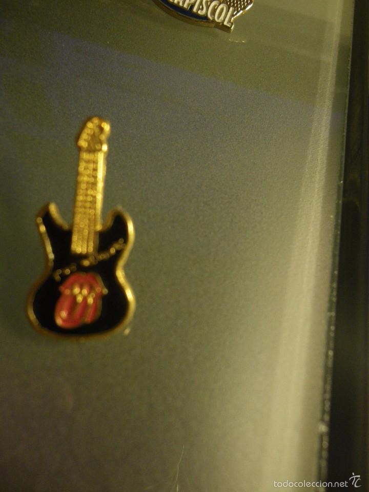 Pins de colecci&oacute;n: Pin de guitarra con el s&oacute;mbolo Rollins Stones