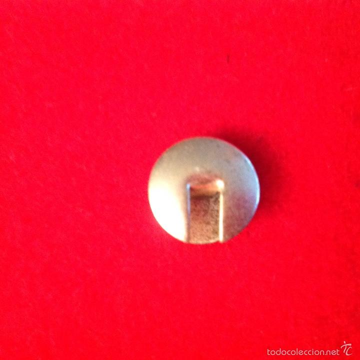 Pins de colecci&oacute;n: Insignia de ojal, ignoro el tema. - Foto 2