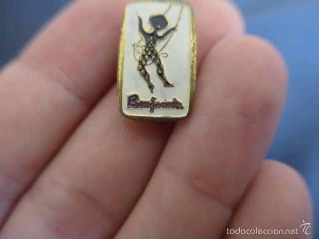 Pins de colecci&oacute;n: Antigua insignia a identificar - Foto 2