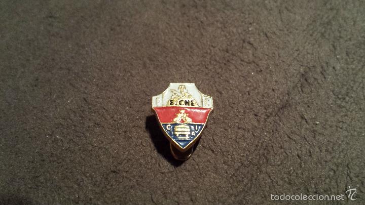 Sammlung von Pins: PIN ANTIGUO ESCUDO EQUIPO ELCHE CLUB FUTBOL ( INSIGNIA OJAL FEDERACI&Oacute;N VALENCIANA ESPA&Ntilde;A )