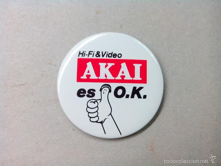 Pins de colecci&oacute;n: Pin, chapa ahuja - hi-fi, video akai - electronica - diametro 5,5 cm.