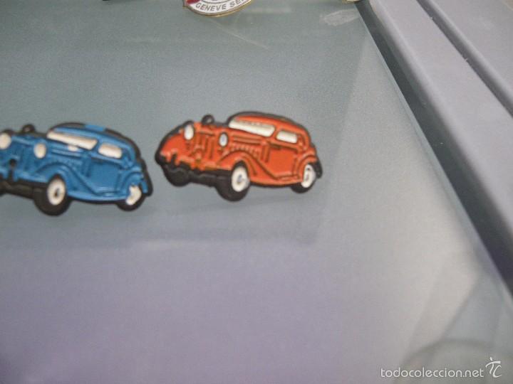 Pins de colecci&oacute;n: 2 pins coches, diferente color