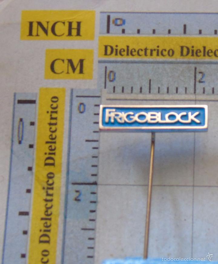 Pins e Spille di collezione: INSIGNIA DE SOLAPA OJAL. COCHES MOTOS. FRIGOBLOCK CAMIONES REFRIGERADOS. NO PIN.