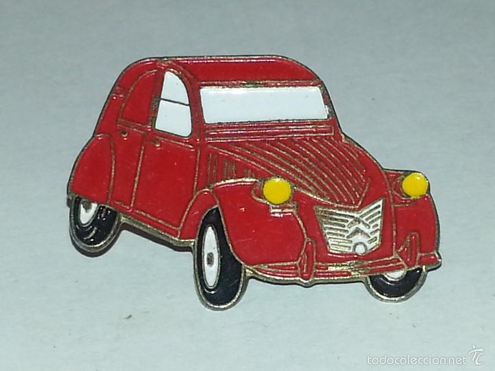 Pins de colecci&oacute;n: ANTIGUO PIN COCHE CITROEN 2 CV A&Ntilde;OS 80  BUEN ESTADO