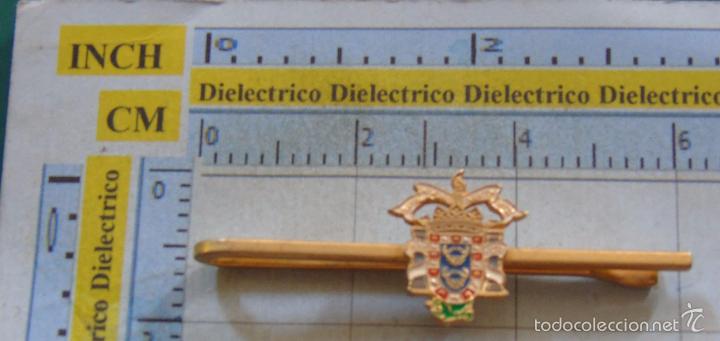 Pins de colecci&oacute;n: INSIGNIA ALFILER DE CORBATA. ESCUDO HER&Aacute;LDICO DE MELILLA