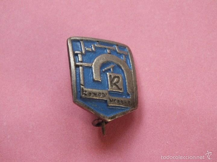 Pins de colecci&oacute;n: INSIGNIA  &iquest;HOTEL KONOX ? CHECOSLOVAQUIA ? KOSICE ? POLONIA ? DESCONOZCO EL LUGAR
