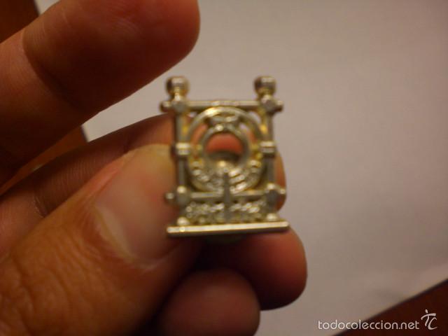 Pins de colecci&oacute;n: lote de pins variados - Foto 2