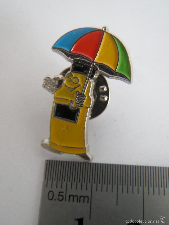 Pins de colecci&oacute;n: PIN BOTELLA CON PARAGUAS - Foto 1