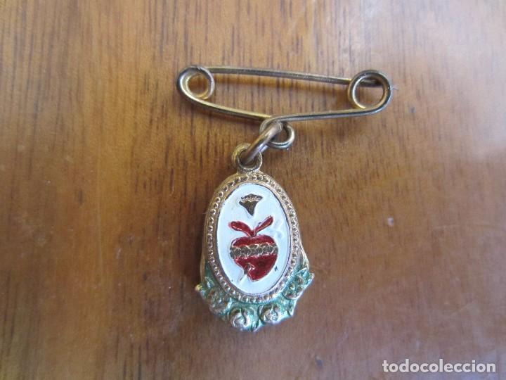 Pins de colecci&oacute;n: INSIGNIA COLGANTE DE AGUJA RECUERDO DE LA MISION RARA