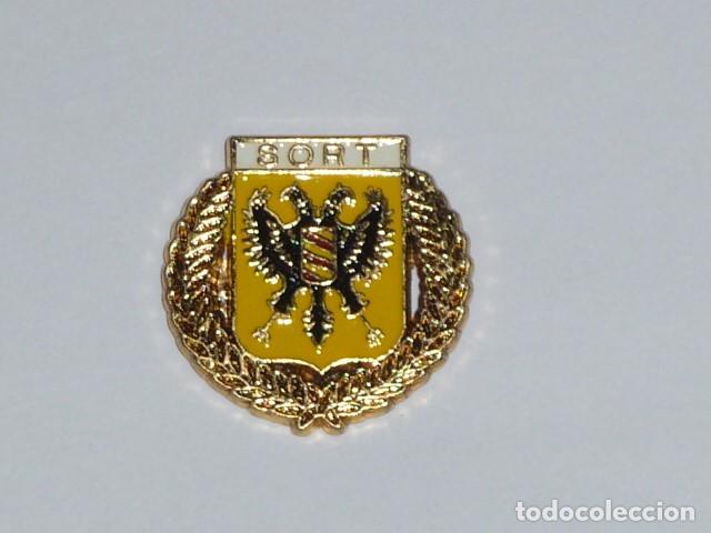 Pins de colecci&oacute;n: PIN HERALDICO DE SORT (LERIDA) - Foto 1