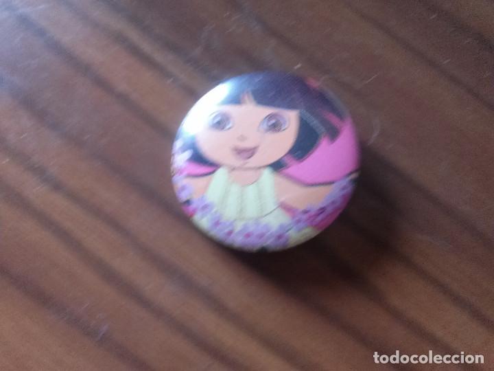 Collection pins: CHAPA. DORA LA EXPLORADORA. BUEN ESTADO. 0,31 MM. SIN USO. RARA