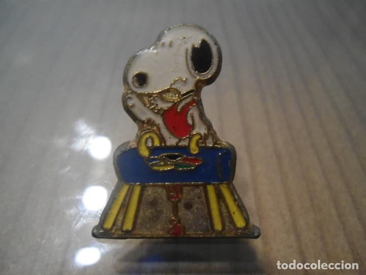 Pins de colecci&oacute;n: ANTIGUO PIN SNOOPY JUEGOS OLIMPICOS JJOO - MUY RARO